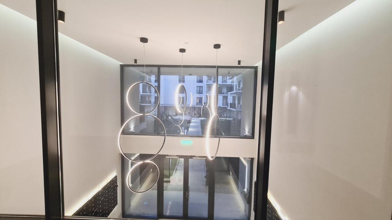 Апартаменти 5* Luxury Near Avram Iancu Sq New. Private Parking Клуж-Напока Екстер'єр фото
