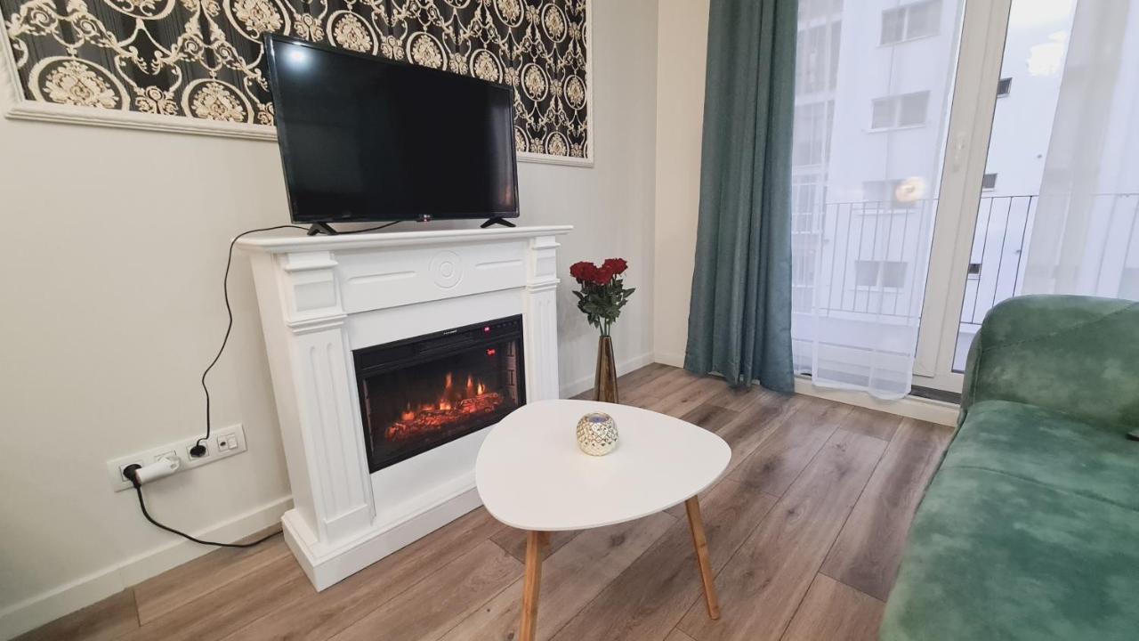 Апартаменти 5* Luxury Near Avram Iancu Sq New. Private Parking Клуж-Напока Екстер'єр фото