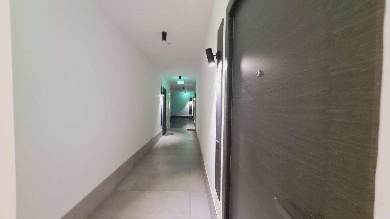 Апартаменти 5* Luxury Near Avram Iancu Sq New. Private Parking Клуж-Напока Екстер'єр фото