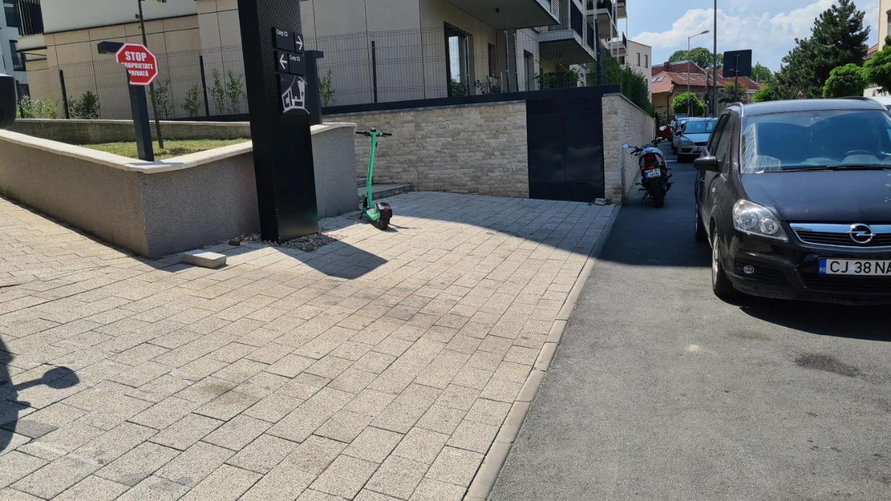 Апартаменти 5* Luxury Near Avram Iancu Sq New. Private Parking Клуж-Напока Екстер'єр фото