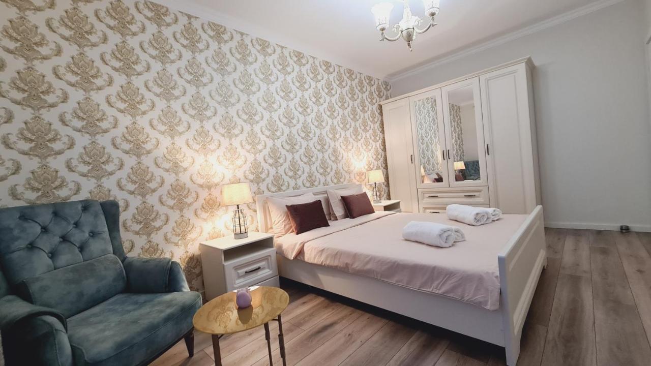 Апартаменти 5* Luxury Near Avram Iancu Sq New. Private Parking Клуж-Напока Екстер'єр фото